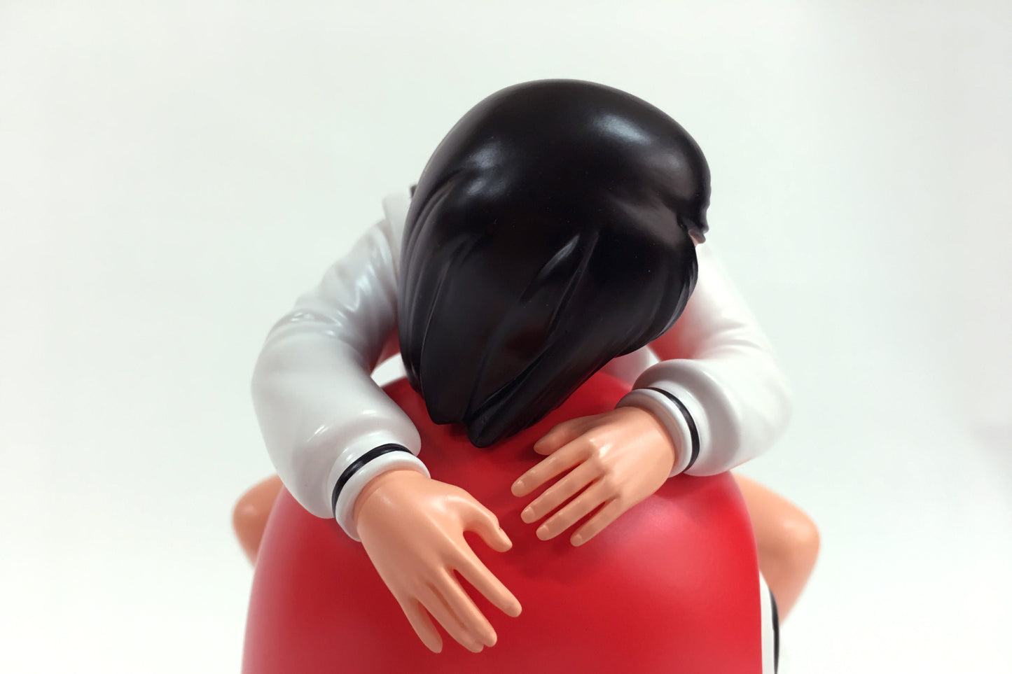 Toshio Saeki "Ureshidaruma Statue"